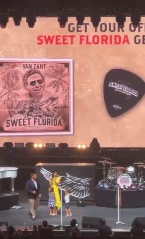 "USA!" - Crowd Goes WILD During Surprise Gov. DeSantis Appearence