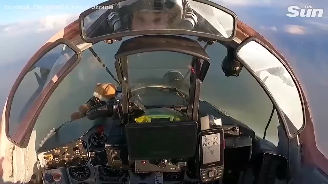 Ukrainian fighter jet fires at Russian forces in incredible cockpit footage