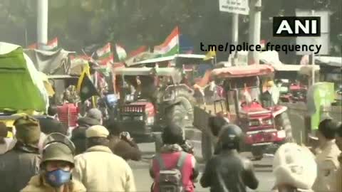 🚨 Meanwhile in 🇮🇳 India the protests get Violent!