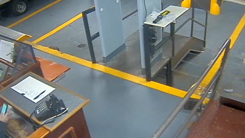3205LHOBBACStLoadingDock_2021-01-06_14h59min50s830ms.mp4