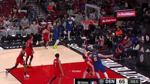 Jokic just made the pass of the year but unfortunately his teammate missed it