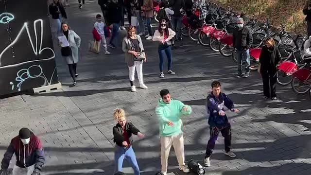 If you saw them, would you dance 🕺💃😂😂