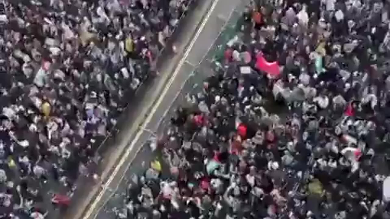 Massive pro-Palestine protest in London October 28, 2023