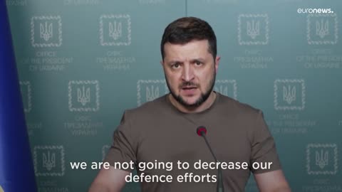 Zelenskyy sees 'positive' peace signs but urges vigilance
