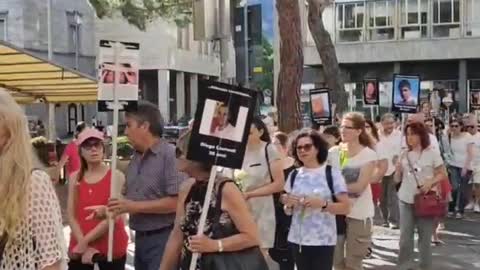 Lecco - I famigliari delle vittime da vaccino