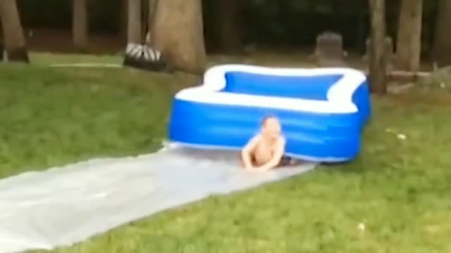 These funny videos will make you laugh out loud - funny videos while playing water slides