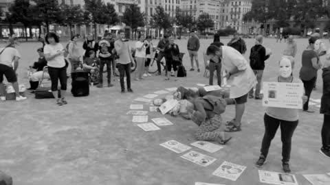 Les Masques Blancs Lyon Die Dead et Pique Nique Bellecour 18 Août