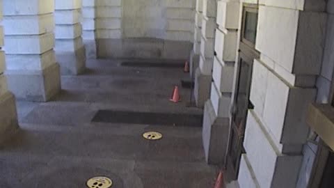 3210LHOB01MainEntranceExterior_2021-01-06_07h20min00s707ms.mp4