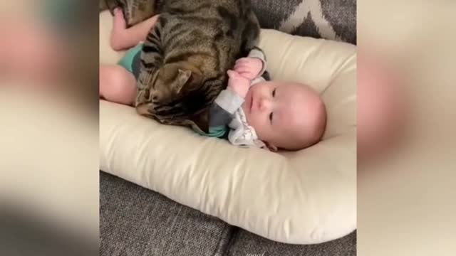 The baby is so happy with it, what a lovely video