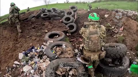 Ukrainian Soldiers Run Head-on into Russian Trenches.