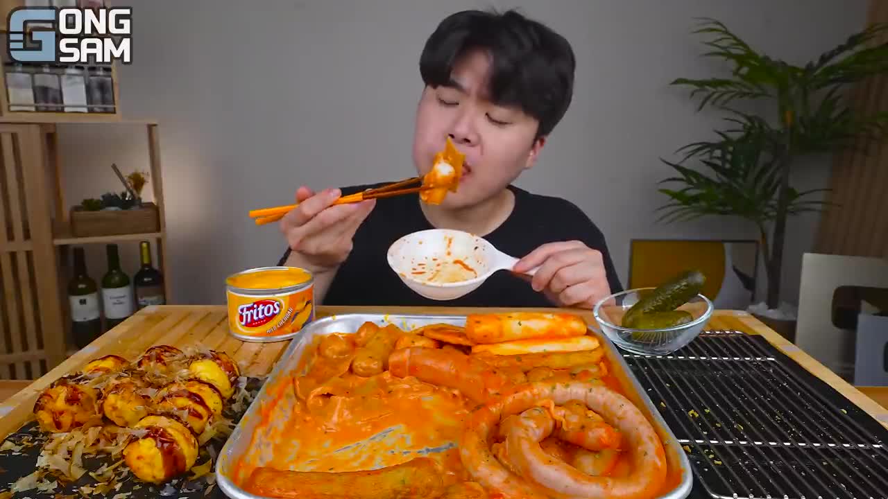 FIRE NOODLES AND Tteokbokki EATING SOUND