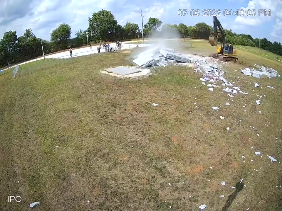 Georgia Guidestones, Symbol Globalistów Upada!