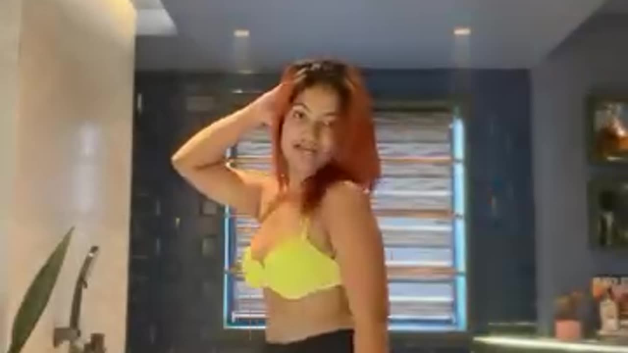 Bikini hot girl dance