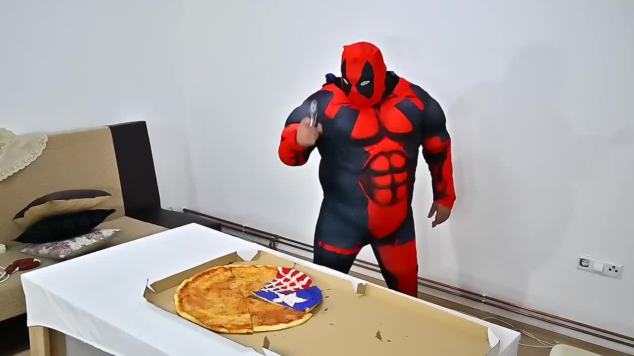 Superheroes Make Pizza