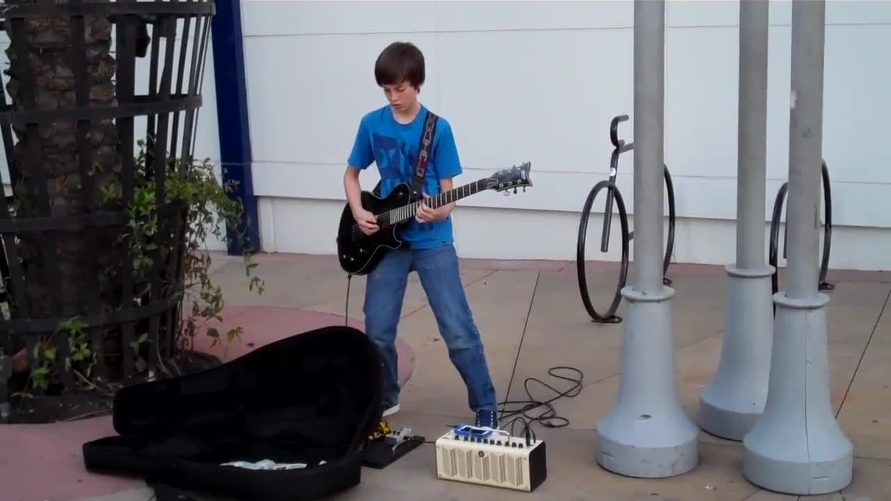 11-year-old kid shreds 'Free Bird' solo by Lynyrd Skynyrd