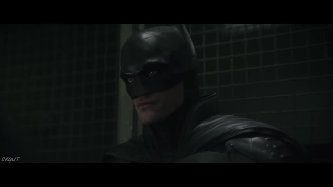 The Batman in the gotham police station !!