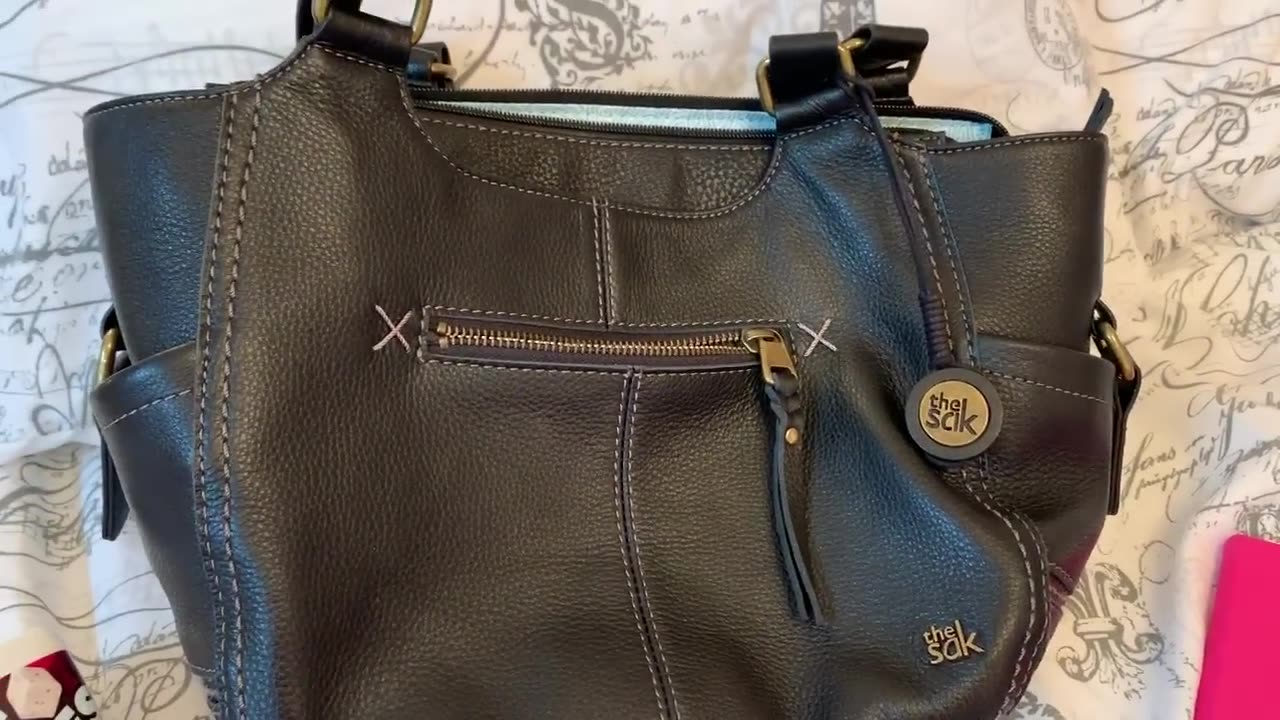 What's in my The Sak Kendra Leather Bag ?