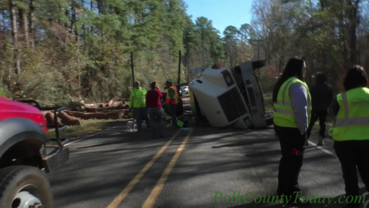 18 WHEELER LOGGING TRUCK TURNS OVER, BIG SANDY TEXAS, 12/28/23...