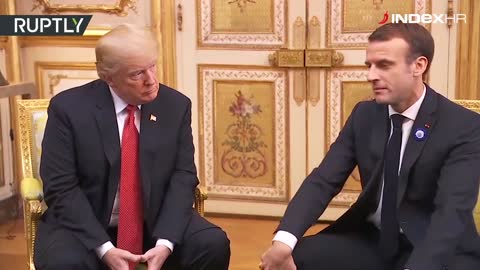 Pogledajte kako je francuski predsjednik dirao Trumpa