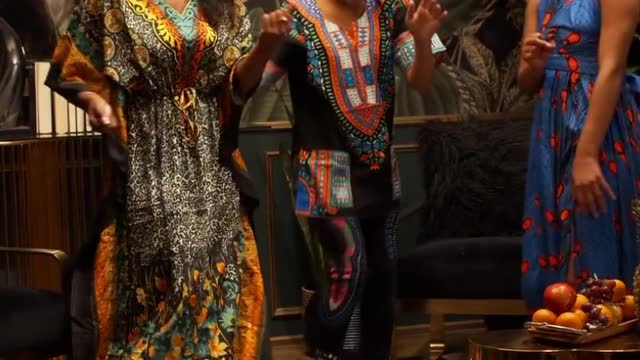 African queens dancing