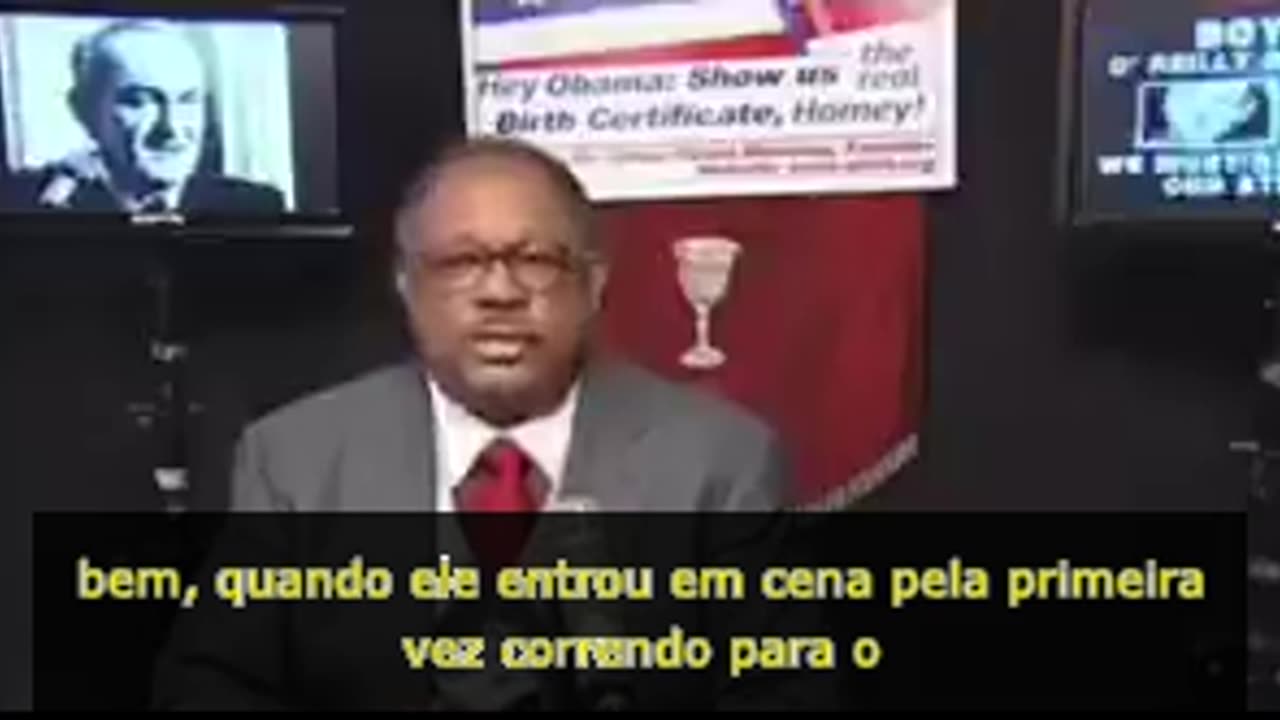 A colega de classe de Obama, Mia Marie Pope, diz que Obama se chamava Barry Soetoro