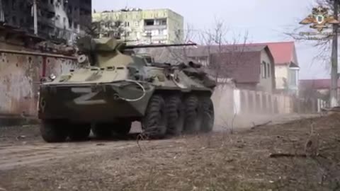 DPR fighters are fighting on the streets of Mariupol