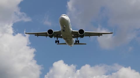 Frontier A320neo arriving at St Louis Lambert Intl - STL