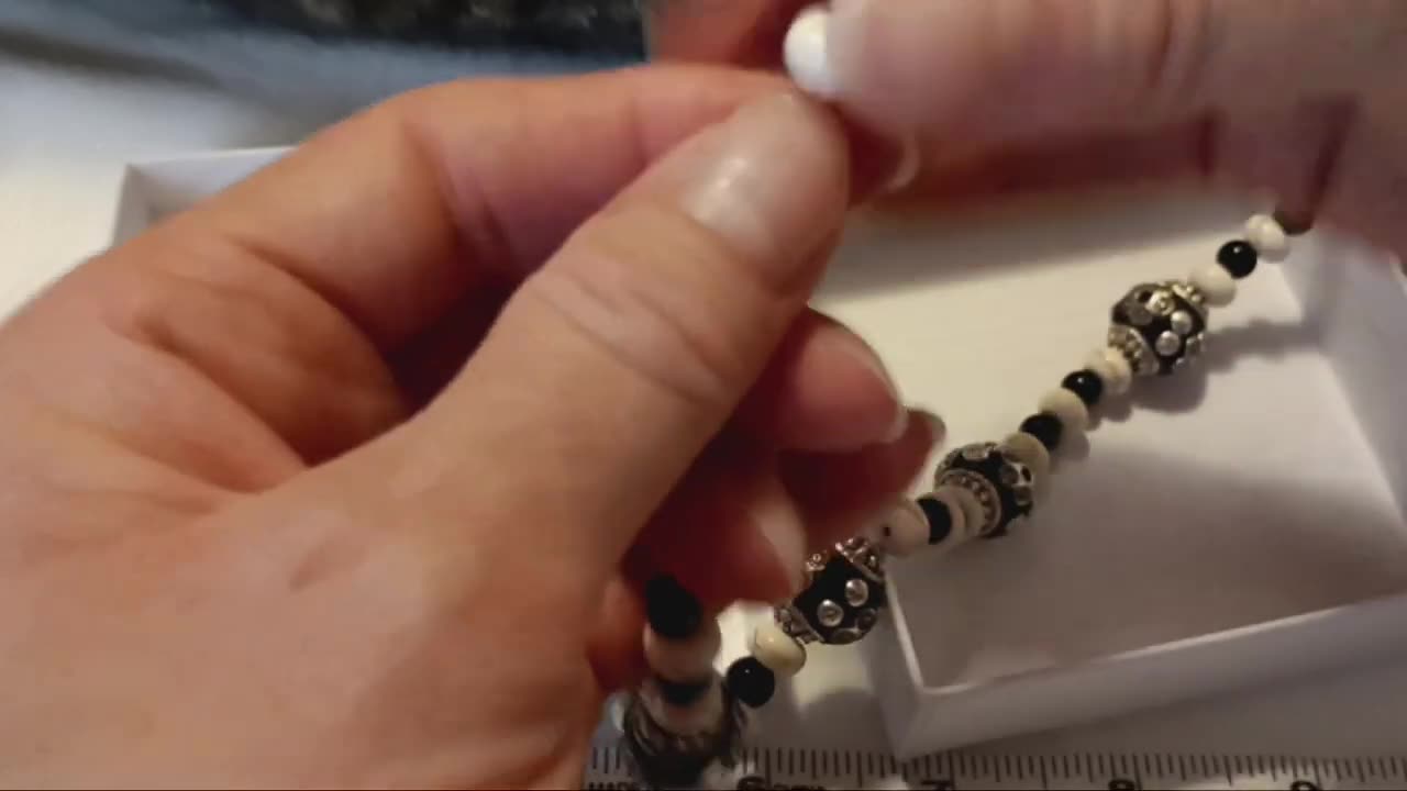 DIY Stretchy Bracelet Tutorial: imperfect, unedited and silly