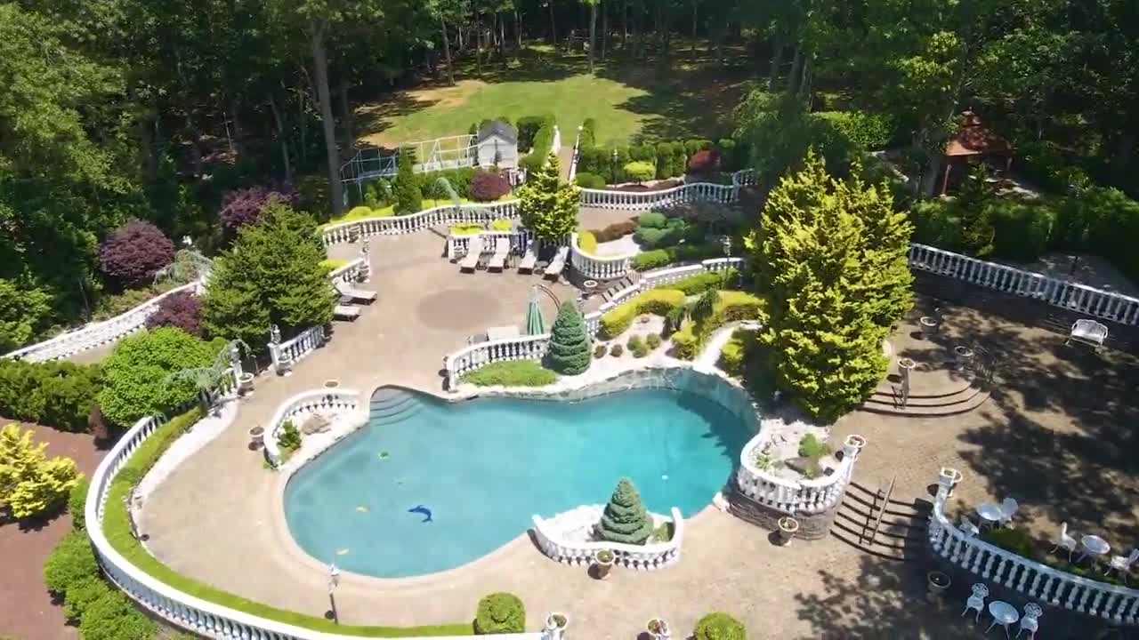 Extraordinary Estate in Marlboro, New Jersey