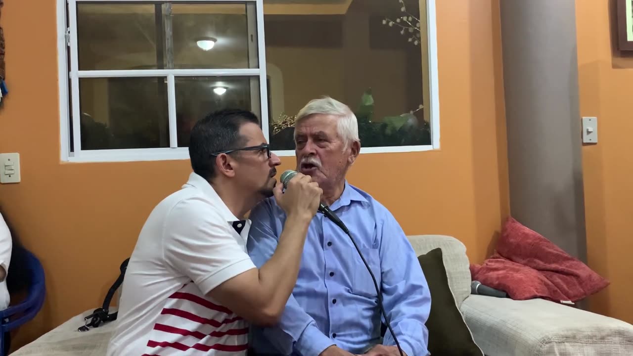 Dr Fredy hizo un duo con su padre el 1 de julio 2021