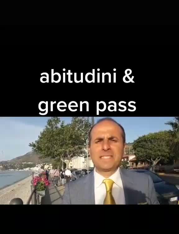 Il Green Pass è un patentino, serve per sapere che marca sei, se sei di razza..