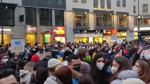 Large scale protests against Russia taking place in Vienna