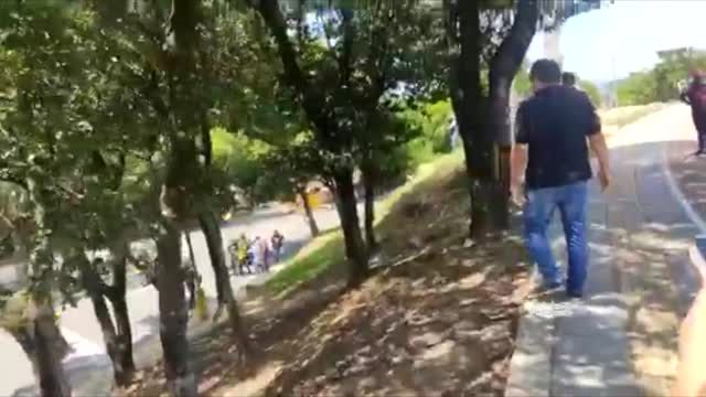 Video: Asaltaban en un retén ilegal en Bucaramanga