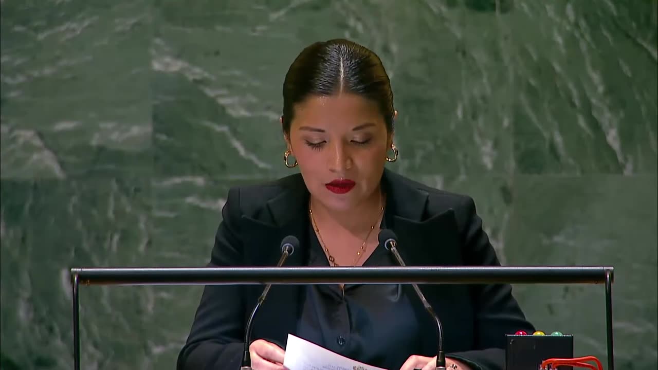 UN Bolivarian babe on Cuba blockade