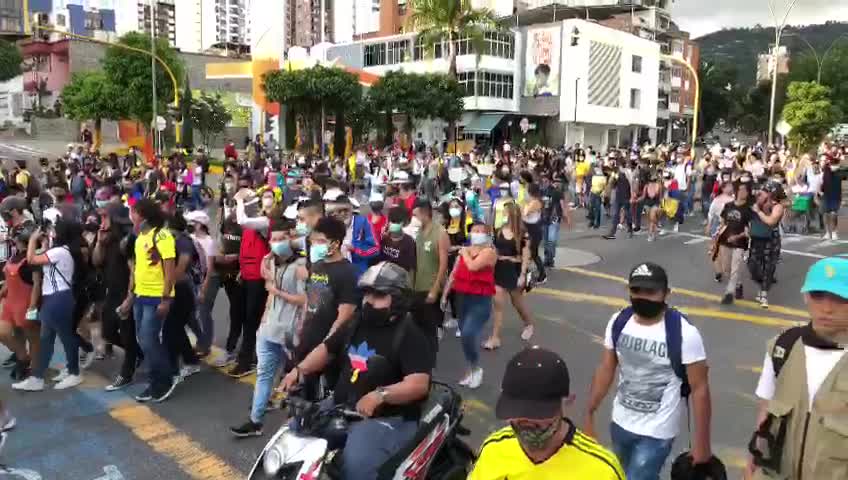 Video: Avanzan las marchas de este jueves en Bucaramanga 2