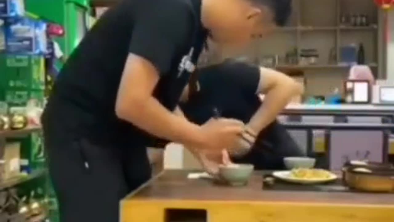 Watch until the end. Great.🤣🤣
