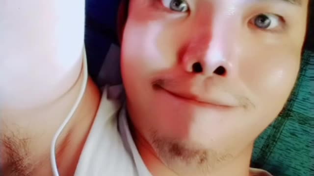 Cute Filipino guy using TikTok at first time