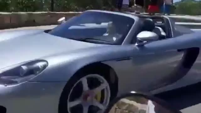 393 Porsche CARRERA GT Street Donuts