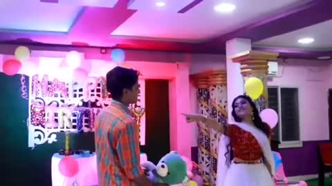 দেখুন এই girl friend তার boy friend কে কীভাবে তার birthday wish করলো।