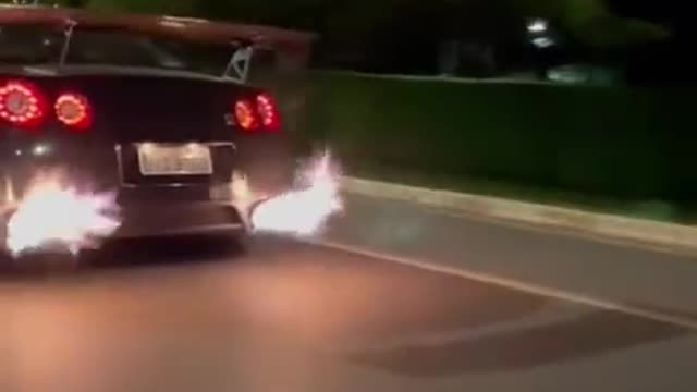 nissan gtr r35 spitting fire + 1000 whp