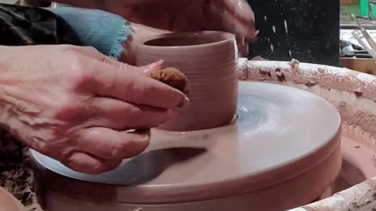 Making the Cauldron Mug on the wheel