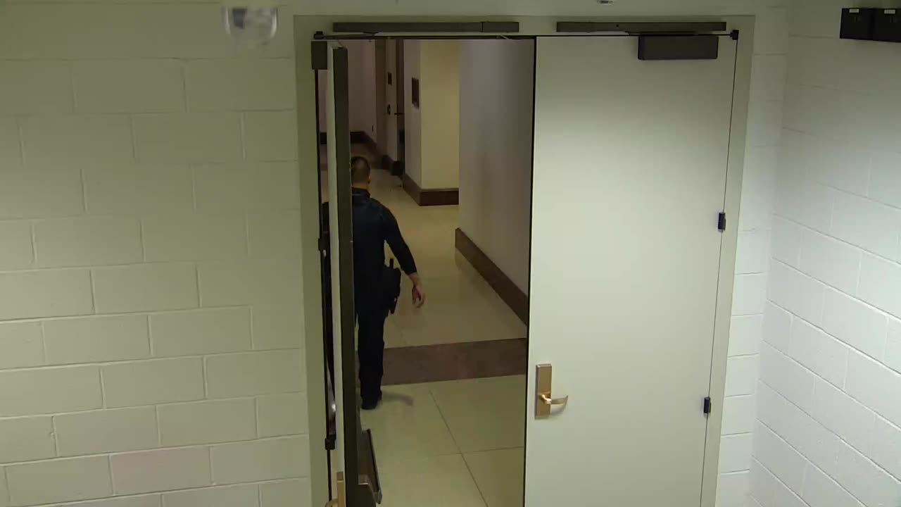 7183CVCULElevator#5Lobby_2021-01-06_22h20min02s623ms.mp4