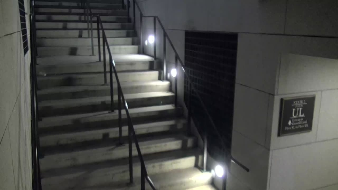 7172CVC00Stairs7-9Exterior_2021-01-06_20h40min02s743ms.mp4