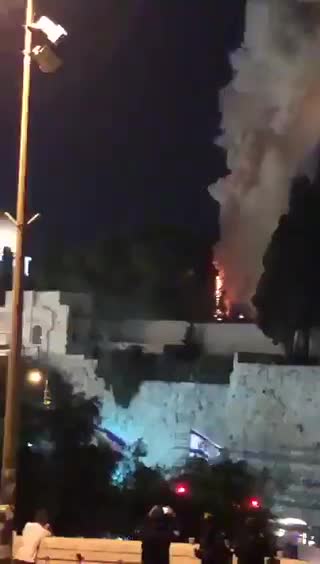 BREAKING Jerusalem's Temple Mount on Fire