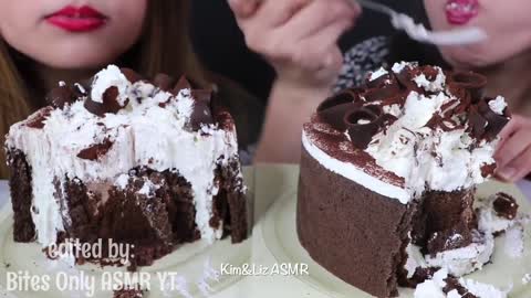 ASMR cake eating