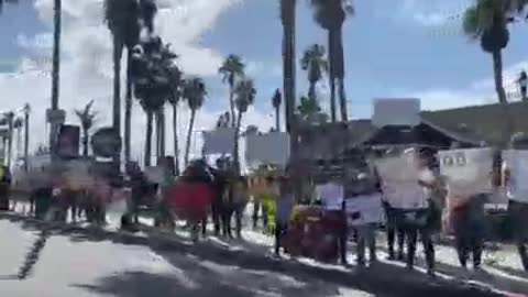 HUNTINGTON BEACH CALIFORNIA RISING UP AGAINST VACCINE MANDATES