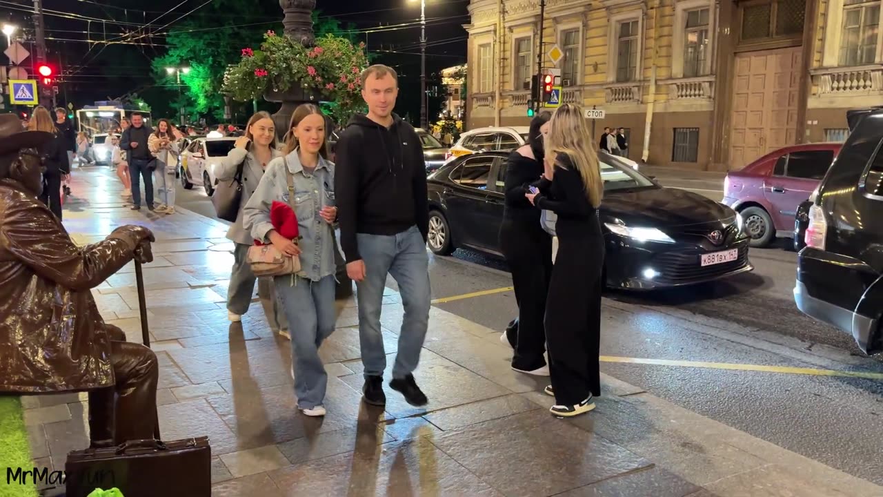 🔥 Cowboy_prank in Russia funniest reactions _ Statue Prank Funny Video