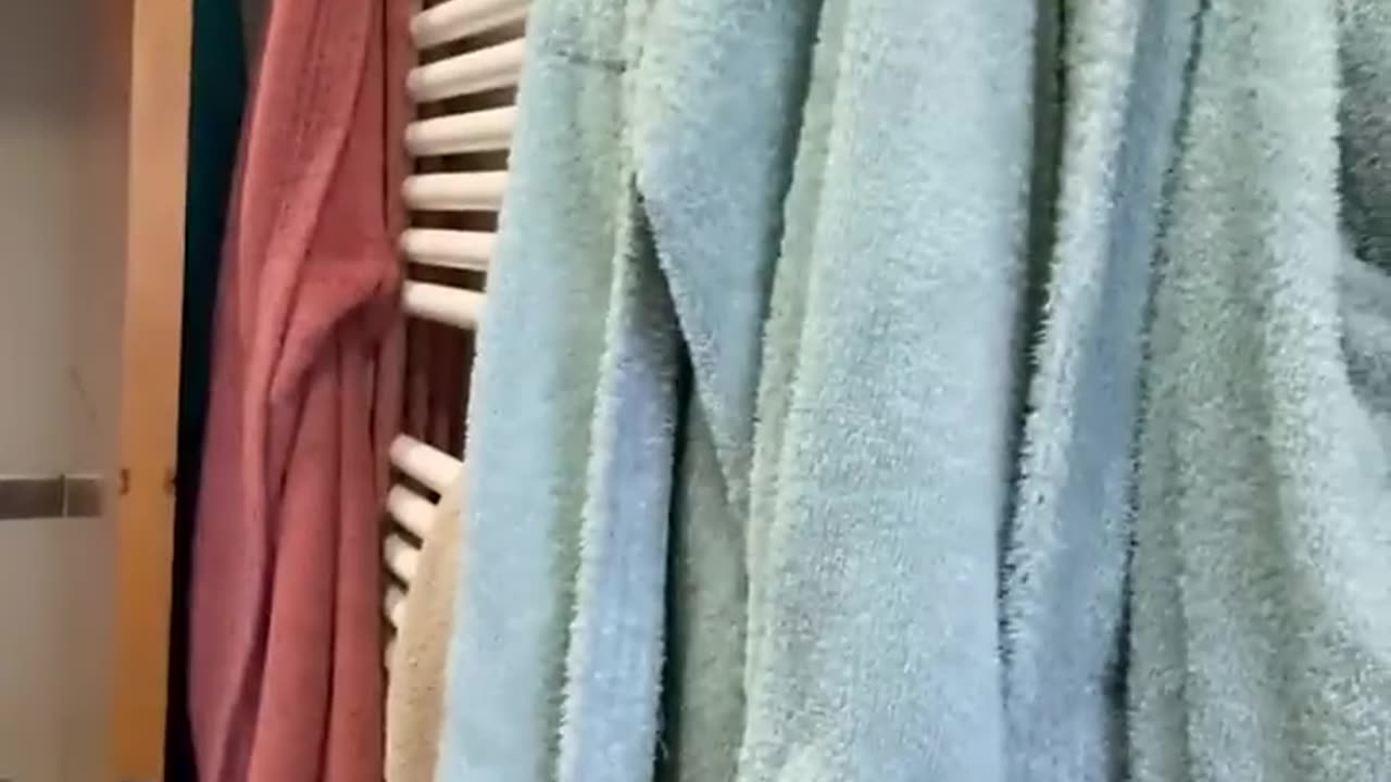 Después de ver una película de terror se siente así...🤣😰 #shorts #viral