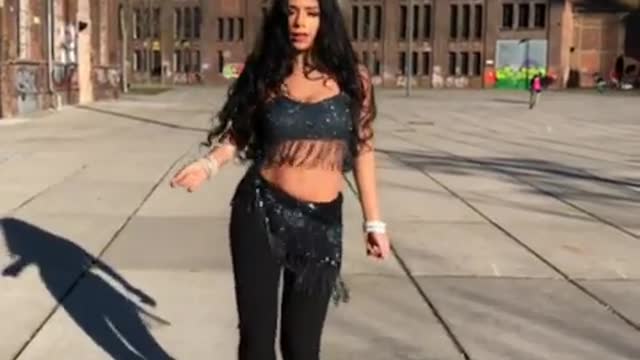 Hot arab dancing 3