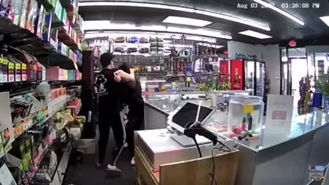 Vegas Smoke Shop Owner stabs Robber